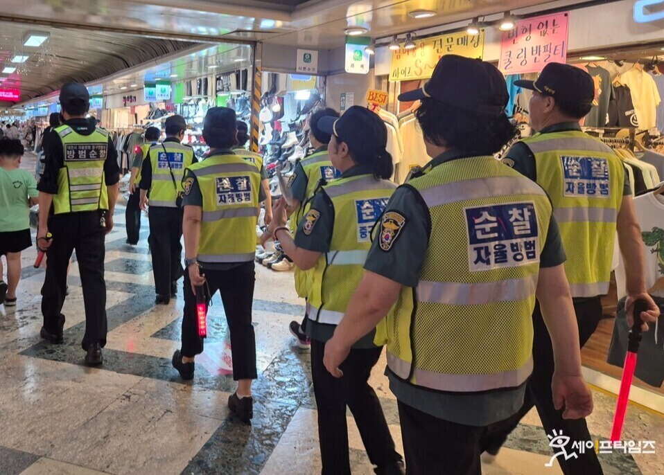  ▲ 대전 중부 방범대원들이 안전 순찰을 하고 있다. ⓒ 오선이 기자