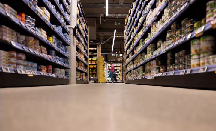 ▲ 최근 지속된 글로벌 인플레이션으로 슈링크플레이션, 저가플레이션 등에 이어 스트레치플레이션 현상까지 등장했다. ⓒ AFP통신