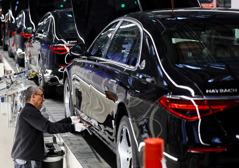 ▲ 독일 슈투트가르트에 위치한 메르세데스 벤츠 공장에서 노동자가 작업을 하고 있다. ⓒ 연합뉴스