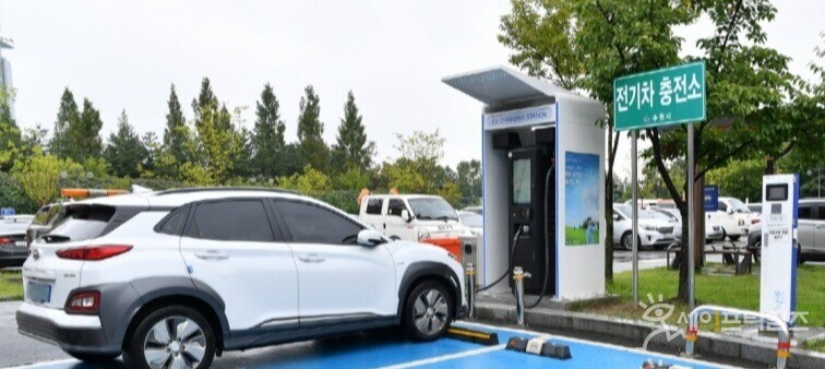 ▲  연제구의회는 전기차 주차장 화재 예방을 위해 지하 충전시설 이전과 소화 설비 설치 비용을 지원하는 조례안을 통과시켰다. ⓒ 세이프타임즈