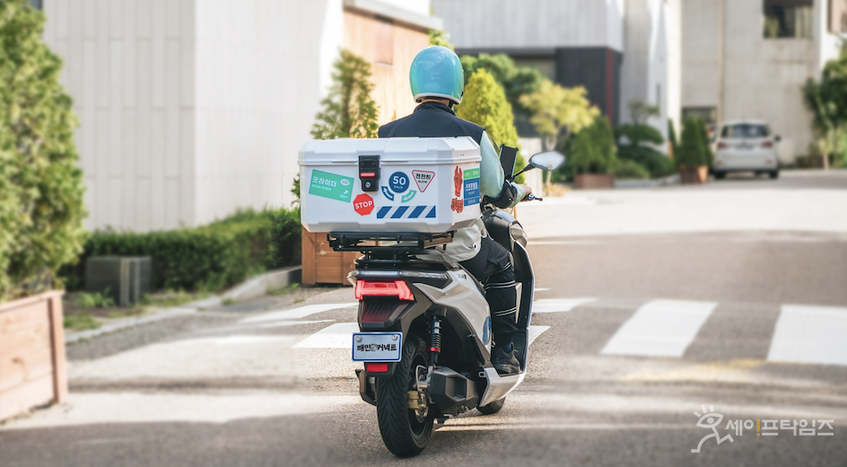 ▲ 우아한청년들이 자사의 라이더를 위해 100억을 투자해 지원프로그램을 강화할 예정이다. ⓒ 우아한청년들