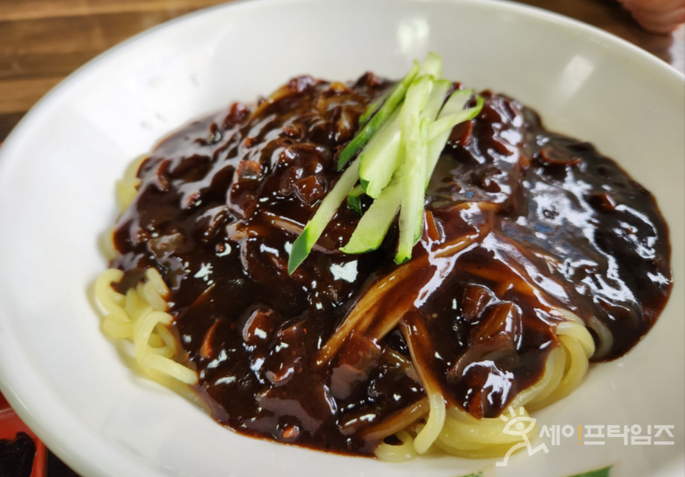 ▲ 전분이 들어간 짜장면. ⓒ 김미영 기자