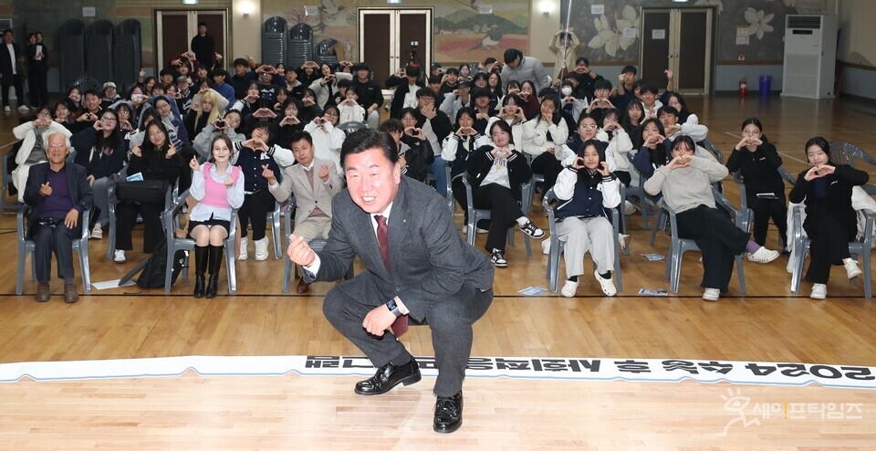   ▲ 이범석 청주시장이 한국교원대 부설고 3학년을 대상으로 특강을 했다. ⓒ 청주시