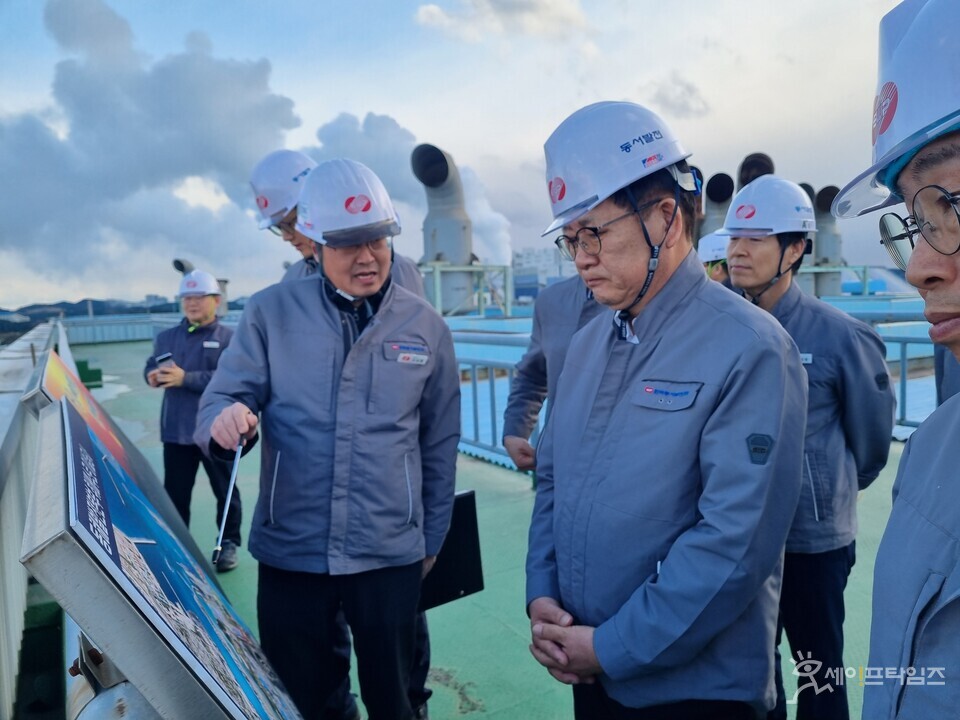 ▲ 권명호 한국동서발전 사장이 동해발전본부를 방문해 현장을 점검했다. ⓒ 동서발전