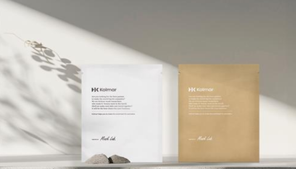 ▲ 한국콜마가 개발한 재활용이 가능한 친환경 마스크팩 종이 파우치.  ⓒ 한국콜마