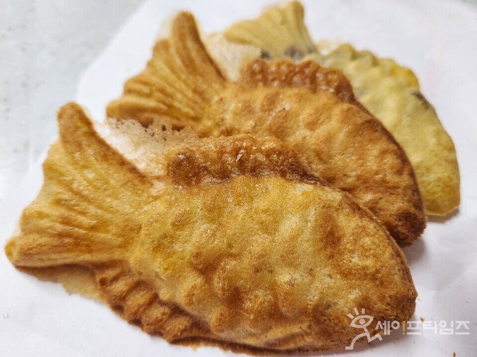 ▲ 노릇노릇하게 잘 구워진 붕어빵. ⓒ 세이프타임즈 김미영 기자