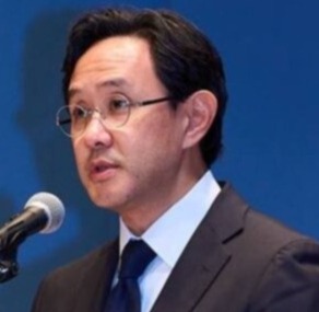 ▲ 최윤범 고려아연 회장이 지난해 11월 서울 용산구 그랜드하얏트 호텔에서 열린 고려아연 기자회견에 참석해 발언하고 있다. ⓒ 고려아연