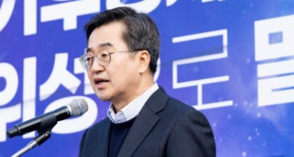 ▲ 김동연 경기지사가 여주 SKB위성센터에서 기후경제 비전 발표를 하고 있다. ⓒ 경기도