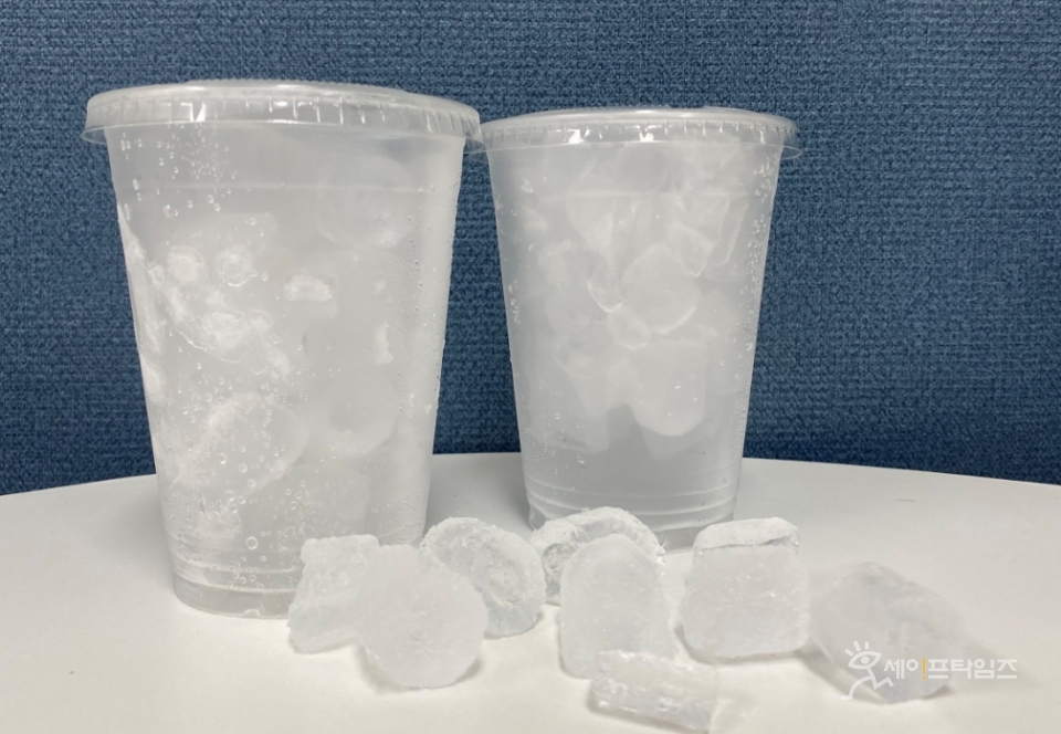 ▲&nbsp;식품의약품안전처는 패스트푸드점과 커피전문점의 제빙기 식용얼음 12건이 기준·규격을 위반 사실을 적발했다. ⓒ 김소연 기자