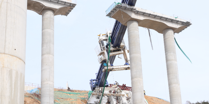 ▲ 안성시 서울세종고속도로 공사 현장에서 교량이 붕괴돼 인부 10명이 숨지거나 다쳤다. ⓒ 경기도