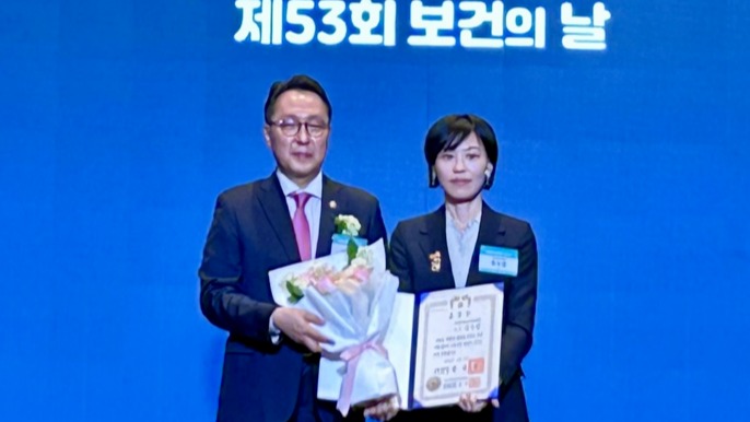 ▲ 유수연 서울대치과 교수가 제53회 보건의날 기념식에서 대통령 표창을 수상했다. ⓒ 서울대치과병원