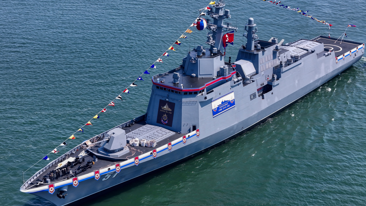 ▲ 북한이 신형 구축함 '최현'호를 진수했다. ⓒ 연합뉴스