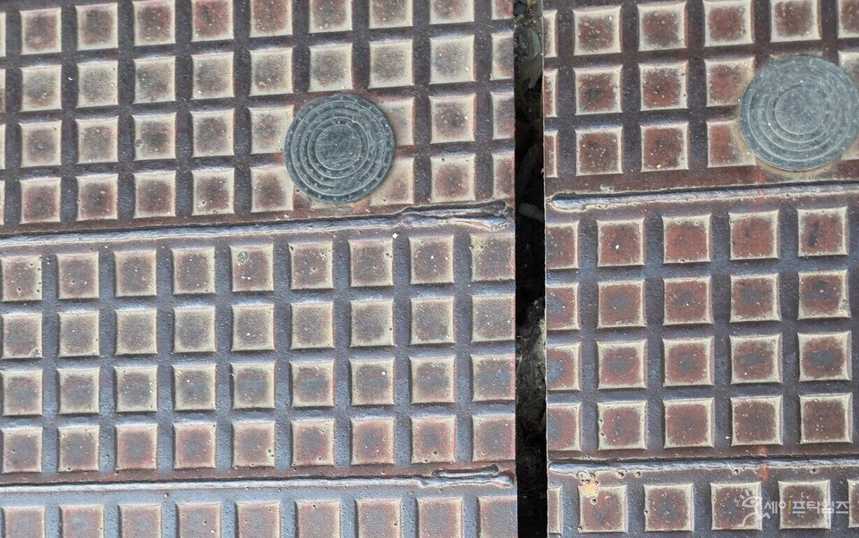 ▲ 서울 성북구 종암동 공사현장에 설치된 복공판에 틈이 생겼다. ⓒ 세이프타임즈