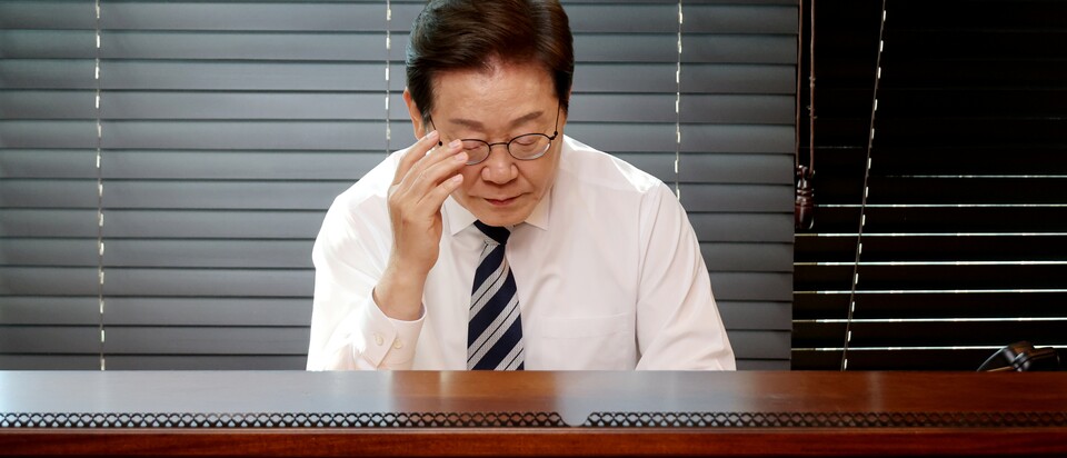 ▲ 이재명 대통령이 4일 군 통수권 이양 보고를 앞두고 고뇌에 빠져 있다. ⓒ 연합뉴스