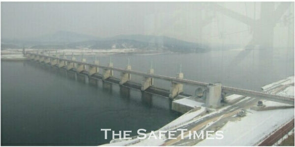 ▲ 4대강 16개 보 가운데 하나인 경기도 여주시 능서~대신면에 위치한 여주보. ⓒ 박혜숙 기자