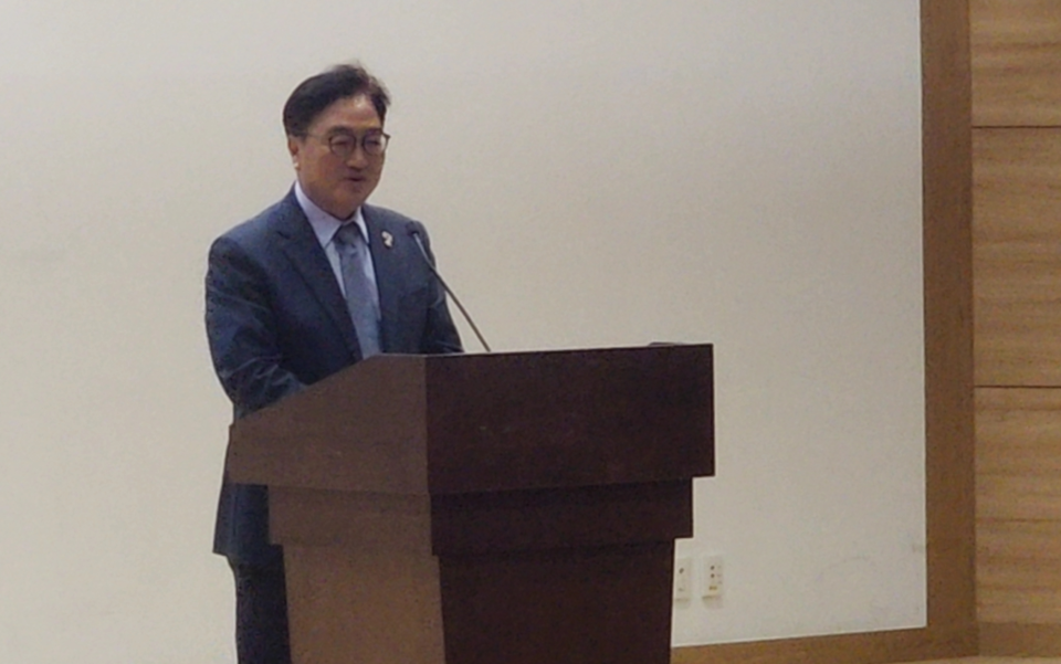 ▲ 우원식 국회의장이 18일 AI혁신성장 에너지정책방향 토론회에 참석해 축사를 하고 있다. ⓒ 김남겸 기자