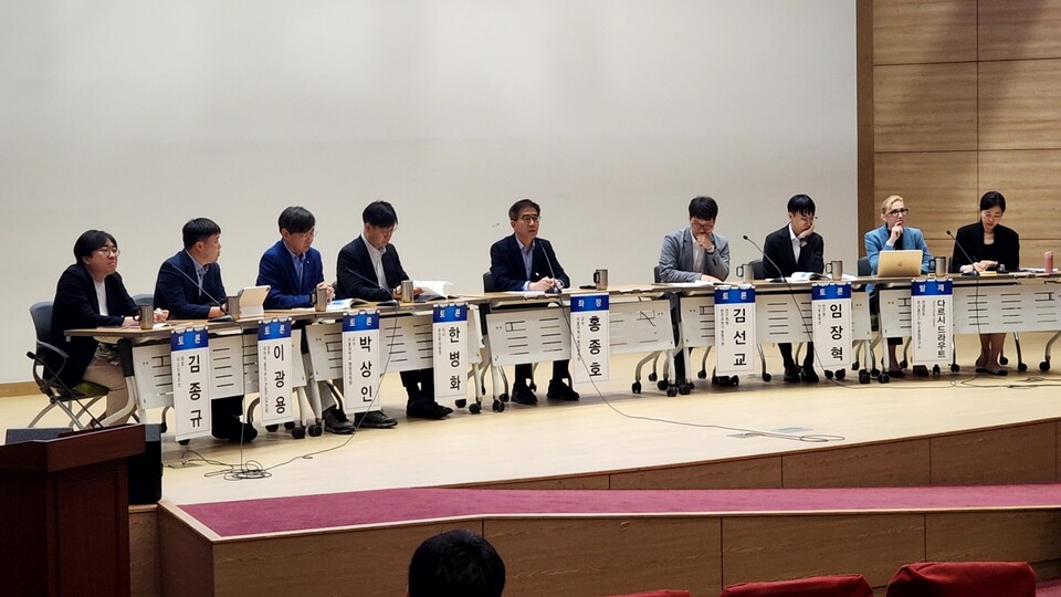 ▲ 18일 AI혁신성장 에너지정책방향 토론회에서 열띤 논의가 이뤄졌다. ⓒ 김남겸 기자