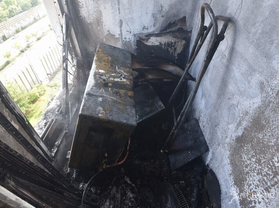 ▲ 지난해 대전 유성구 아파트에서 발생한 실외기 화재. ⓒ 대전소방본부