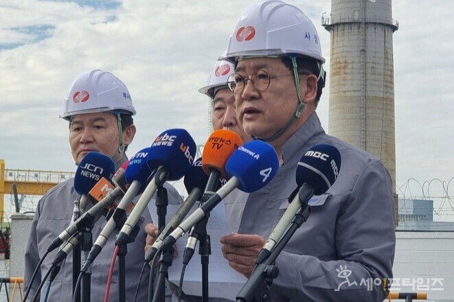 ▲ 권명호 한국동서발전 사장이 입장문을 발표하고 있다. ⓒ 동서발전