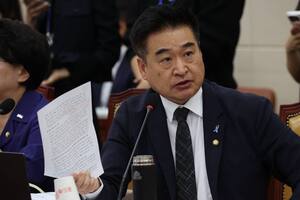 <b>정보통신산업진흥원장</b> '직원 수행 출장' 논란 … 사업비 1억4천만원 지출